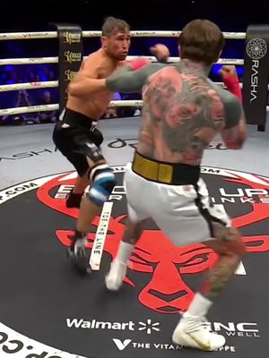 DARREN TILL ABSOLUTELY FOLDS AARON CHALMERS 🦍 #BKFC90 