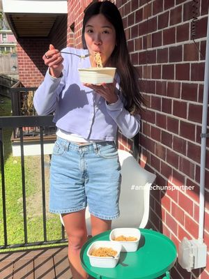 #AnnieChunsPartner I embraced the slurp with three perfectly seasoned and packed with flavor dishes. The shoyu ramen, pad thai, and peanut satay were all incredible but my favorite was the peanut satay. I didn’t perform on the slurp scale but I promise it’s delicious. #EmbraceTheSlurp and get @Annie Chun’s!!