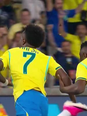 PRESSÃO, ROUBADA DE BOLA E GOLAÇO! 🇧🇷🔥 Casemiro recuperou no ataque, Vini Jr acelerou pra cima da marcação e mandou no fundo da rede! 🇧🇷1-0🇵🇦 ⚽️ VINI JR, O NOSSO 7! 📽️TV GLOBO #BateNoPeito #FIFAWorldCup