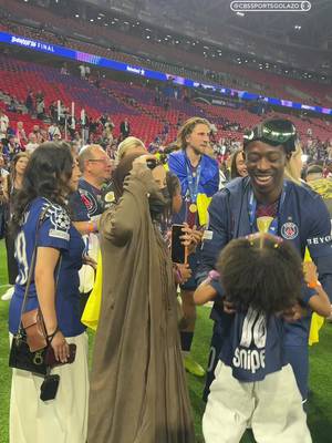 Wholesome moment with Dembélé and his family 🥹