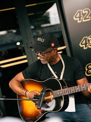 You never know who might be hanging around the hauler  @dariusrucker @Nashville Superspeedway 