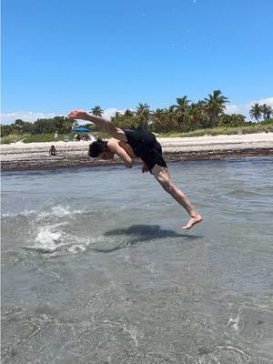 Knifed it 🔪 #tricking #beach #beachday #sports #fyp 