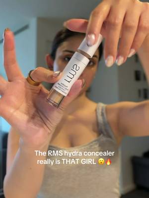 Obsessed would be an understatement 🤯 @RMS Beauty @MECCA  #hydratingconcealer #makeuprecomendation #basemakeup #newmakeup #makeupoftheday 