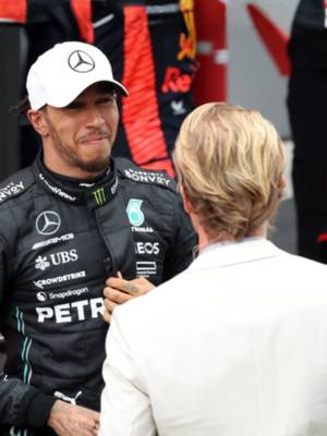Nico Rosberg opens up on his relationship with Lewis Hamilton and how much he was forced to pay to fix the car after their 2016 crash in Barcelona... 👀💥 #f1 #nicorosberg #formulaone