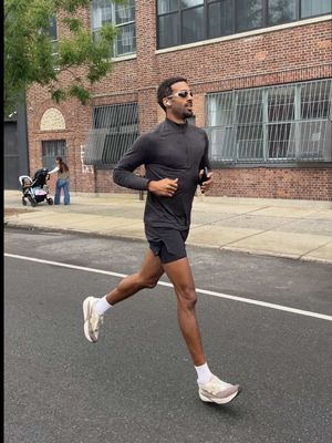 #ad 100 hours of sweat + odor protection 🤯⏳  . @Gillette Clinical Antiperspirant goes on clear and works as hard as I do! 🏃🏾💨  . The longer the miles get.. the more every part of your routine matters 🙌🏾 #GilletteDeoPartner