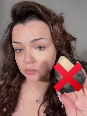 واش باقي الكونسيلر كيتخطّط ليك تحت العين؟ 😳✨💄 أنا كنستعمل Too Faced Born This Way Super Coverage Multi-Use Sculpting Concealer + L’Oréal Paris Infallible More Than Concealer باش كنخلي under eyes كيبانوا طبيعيين وبلا ثقل ولا baking زايد 🤍✨ شوفي الفيديو حتى للآخر حيث هاد الغلطة كيديروها بزاف ديال الناس 👀💫💋 #makeuphacks #concealerhack #beautytips #underEyes #flawlessmakeup