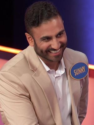 What’s a show with “Family” in its title? 🤔📺😂 Happy National Game Show Day! Cheer Steve up by watching Answer #2!!