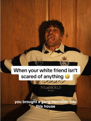 not sure what he’s scared of… #sketchcomedy #comedyvideo #jonesbrothers #snl 