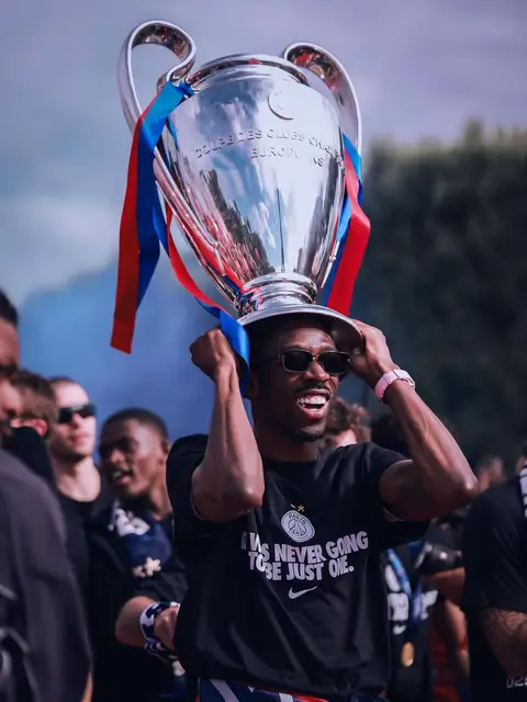🏆💙❤️