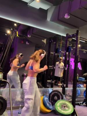 SAVE this 🎬 and use these hooks for your next gym video Most content creators overthink their hooks when real life is already giving you the material These two work because they feel natural and that is exactly what stops the scroll