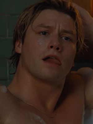 dean, confirmed self-care king 👑 #offcampus #mikaabdalla #stephenkalyn #jalenthomasbrooks #primevideo @abdallamika @stephenkalyn