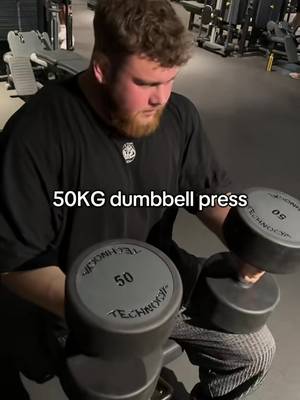 Should 50KG move like This?  @YOUNGLA code: ELIAS #strength #gym #eliasengquist #bodybuilding @Ksenia Sadekova | Fitness 