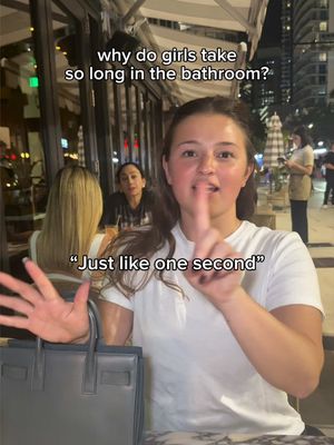 what really happens in the girls bathroom 👯‍♀️