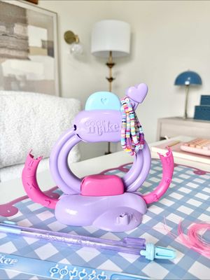 Tiny beads are no longer a problem💕💎 Just stack the beads, snap the clasp, and their masterpiece is complete. SEND this to your mom bestie! #founditonamazon #amazonhome #amazonfavorites #braceletmakerkit #braceletmaking 