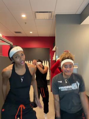 dubssss in the chat🥳  @t @aaliyah @Indyyyy 