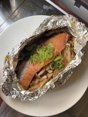 Salmon foil yaki on the site! #サーモン #今日のご飯 
