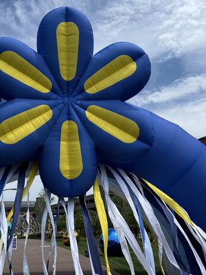 Associates Week at Walmart’s Home Campus in Bentonville, AR 💙✨ feeling so lucky to get to work here! #bentonvillearkansas #walmartcampus 