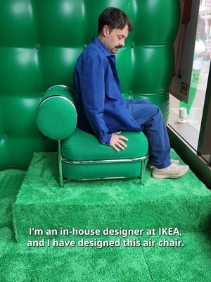 What if comfort was as light as air? 🪑sparkles Designer Mikael Axelsson created an inflatable chair for IKEA PS 2026 inspired by the simplicity of air itself. Soft, lightweight and ready for everyday hangs. Find it at your local IKEA store and online. #IKEAPS2026 #IKEAnewcollection