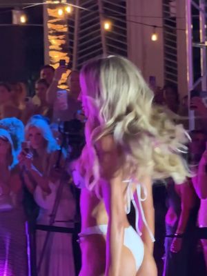 This is what the #SportsIllustrated show looked like captured on a Samsung Galaxy S26 Ultra — You're. Welcome. 💋