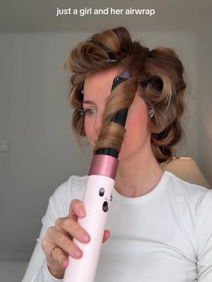 just a girl and her airwrap🤍✨ #hairtutorial #dysonairwrap #dysoncurls #easyhairstyles #dyson 
