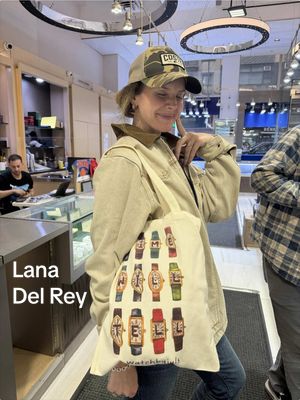 guess who’s singing to me  @Lana Del Rey  #lanadelrey #youngandbeautiful 