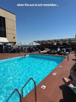 who doesn’t love a rooftop pool day in the middle of Boston! Sunday - Thursday catch me at the colonnadeboston rooftop pool! Passes are $55 for the day, they have a bar, amazing views and option to rent private cabanas as well. #makebostonhome #thingstodoinboston #bostonsummer