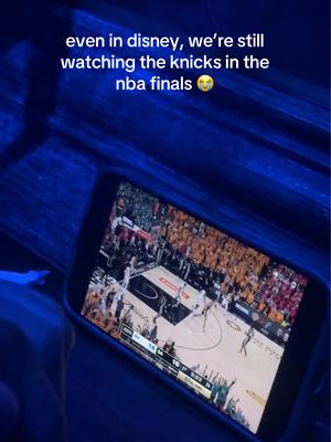 a real new yorker fr… even in disney world LOL 🗽🏀💙  #newyork #disney #knicks #basketball #NBA @New York Knicks @Disney Parks 
