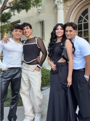 double date for the Scary Movie Premiere #scarymovie #doubledate #fyp #louiecastro #yoatzi @Scary Movie @HM_Comms 