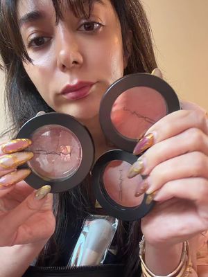 Unboxing my @M.A.C Cosmetics Store blushes 🥰