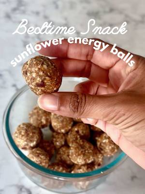 Is this a perfect bedtime snack? I think so. Will you get the trophy you deserve? Meh, probably not. But your kid's belly will be full and you'll have made it through another bedtime. Recipe on my Substack 😋 #veganrecipes #vegansnacks #snacksforkids #toddlermom #veganmom 