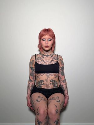 all for the chase of symmetrical tattoos #symmetricaltattoos #tattootour #tattooideas 