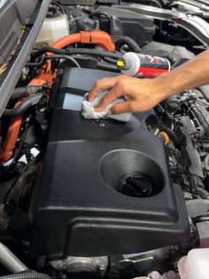 How to clean an engine bay with no water!! #ChemicalGuys #DetailingLife #beforeafter