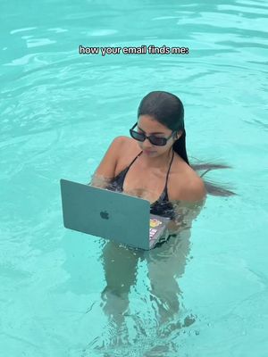 needed a break from the home office so now we’re working from pool 💻
