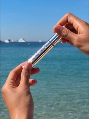 Open to the light of the South of France, EXTENSIONIST was made to catch every summer moment. #lorealparis #lorealparismakeup #extensionistmascara #longlashes