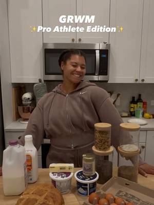 Choose Stronger. Choose Canadian.🐄💙 I love knowing I’m putting the best quality products into my body to support my high performance training! Look for the Blue Cow Logo or “Product of Canada” on your dairy products to ensure you’re getting 100% Canadian quality milk!🇨🇦 @Dairy Farmers of Canada  #choosecanadianmilk #thecanadianway #buycanadian #ad #EnjoyDairy 