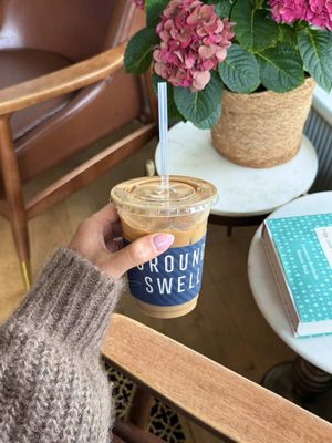 local shops + wine tasting = my ideal day trip. download @Chronicle on WCVB & Very Local app to keep up with all things New England 🌊🌾 #ad #newenglandtiktok #rhodeisland #daytrip 