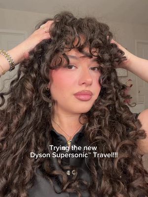 The #dysonbeauty Supersonic™ just got a new mini version and it’s iconic!!! #AD Supersonic™ Travel is a game changer for all my upcoming travels 🥰 Shop now at @sephoracanada  #curlyhairtutorial #curlyhair #sephoracanada