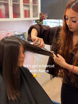 She really needed a haircut🤭 if you are in Denver, I highly recommend Divine Diosa Hair 🤏🏼 @DFHBEAUTY did an amazing job! #latinacontentcreator #girlhaircuts #denverhairsalon #denverhairstylist