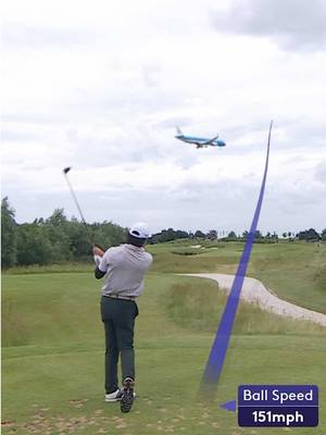 Right on cue ✈️ #golf #plane #flyover
