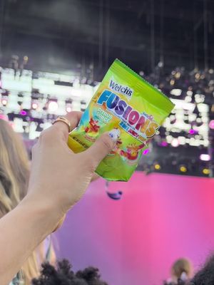 My first day @Gov Ball was a success with my @Welch’s Fruit Snacks in hand 🥰😝 #WelchsFusionsPartner 