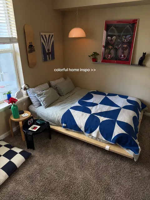 have a great weekend 🌀 #apartmentinspo #interiordesign #colorfulhome #midcenturymodern #bedroomdecor 
