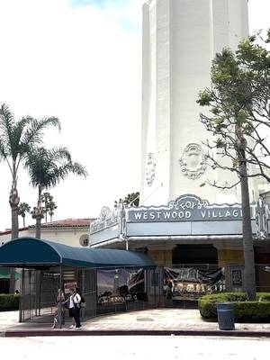 What’s going on with the Fox Theater in Westwood?! #Westwood #FoxVillageWestwood #JasonReitman #christophernolan #cinema 