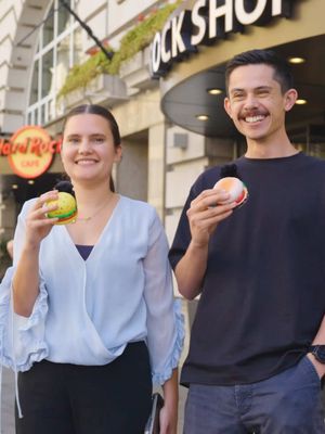 For National Burger Day, we took our burger mic to the streets of London and Times Square to ask one question: What makes our burger legendary? 🍔🎤 The answers delivered! #Burger #NationalBurgerDay #FoodTok #BurgerLovers #StreetInterview