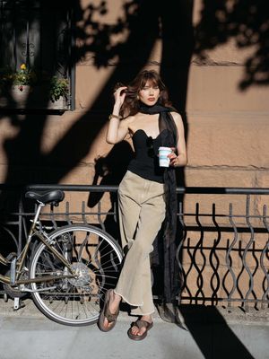 On the move in the most stylish flip flop ever: the @Havaianas US Puffed Collection. Comfortable, high fashion, and definitely runway approved. @Havaianas #ad