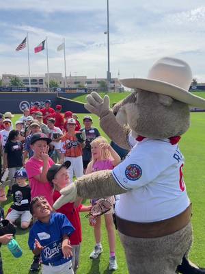 6/7 IS RUCKUS’ BIRTHDAY 🥳🥳🥳 #birthday #ruckus #amarillo #sodpoodles #texas 
