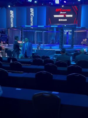 The UFC’s Meta Apex may be the best value purchase in all of sports. #UFC #UFCApex 