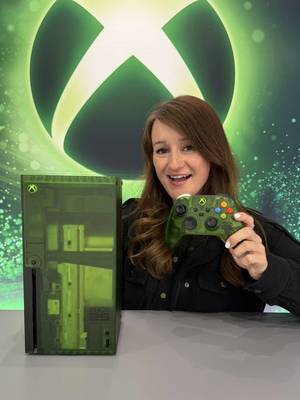First look at the limited edition @XBOX series X25 in celebration of their 25th anniversary!! #xbox 