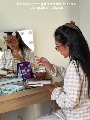 #PUB prendre le temps de ralentir, créer, jaser…🕯️✍️ et cette pause sucrée avec les Cadbury Fingers Mini c'est le combo parfait entre chocolaté et croustillant #cadburycan