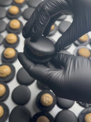 Blvck Patisseries. Made in Japan.