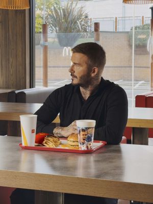 Can’t even enjoy my @FIFA World Cup meal in peace… thanks Thierry 😆💛 @McDonald’s 
